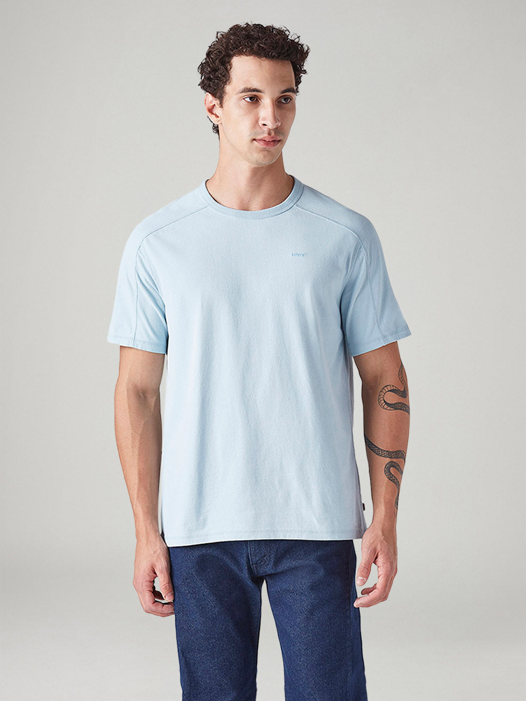 Men's Solid Regular Fit Commuter T-Shirt - Front View