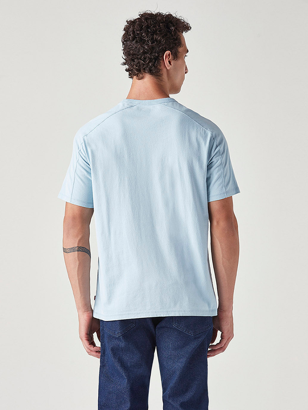 Men's Solid Regular Fit Commuter T-Shirt - Back View