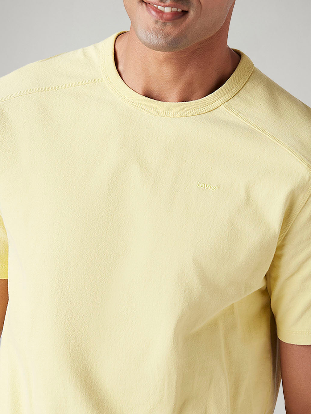 Men's Solid Regular Fit T-Shirt - 20 View