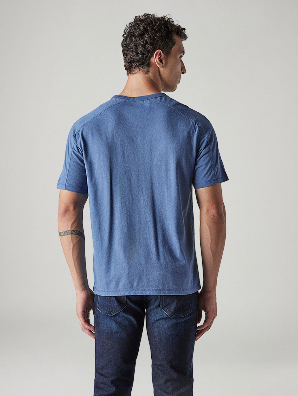 Men's Solid Regular Fit Jersey T-Shirt - Back View
