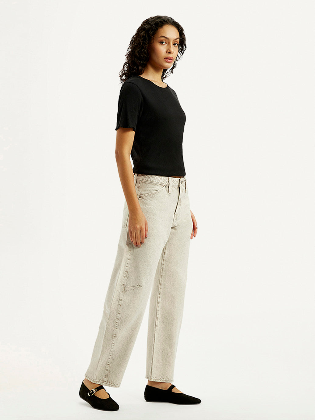 Women's Beige Barrel Loose Fit Mid Rise Jeans - Side View
