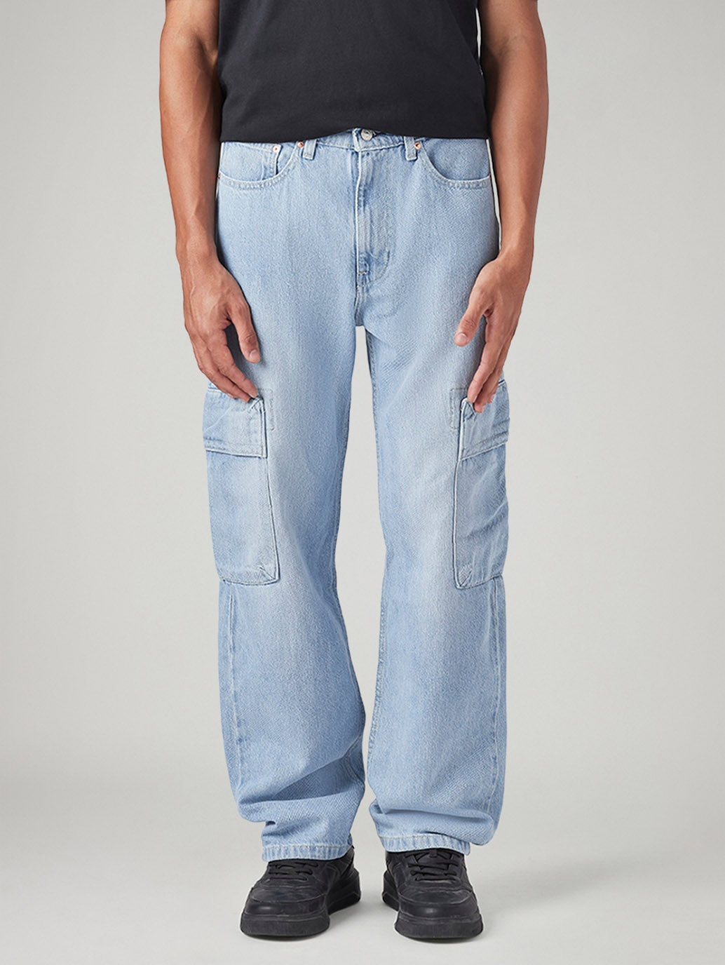 Men's 565 Light Blue Loose Fit Mid Rise Cargos - Front View