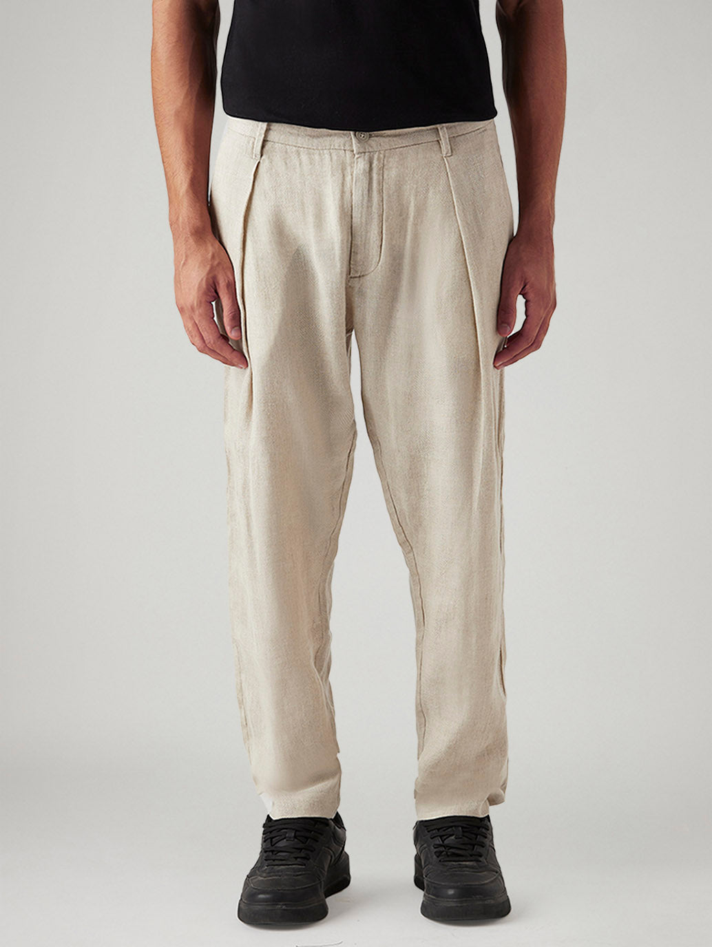Men's 550 Beige Relaxed Fit Mid Rise Linen Trousers - Front View