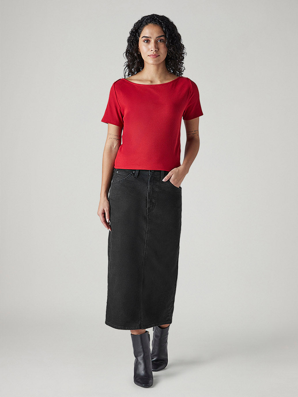 Women's Black Regular Fit High Rise Skirt