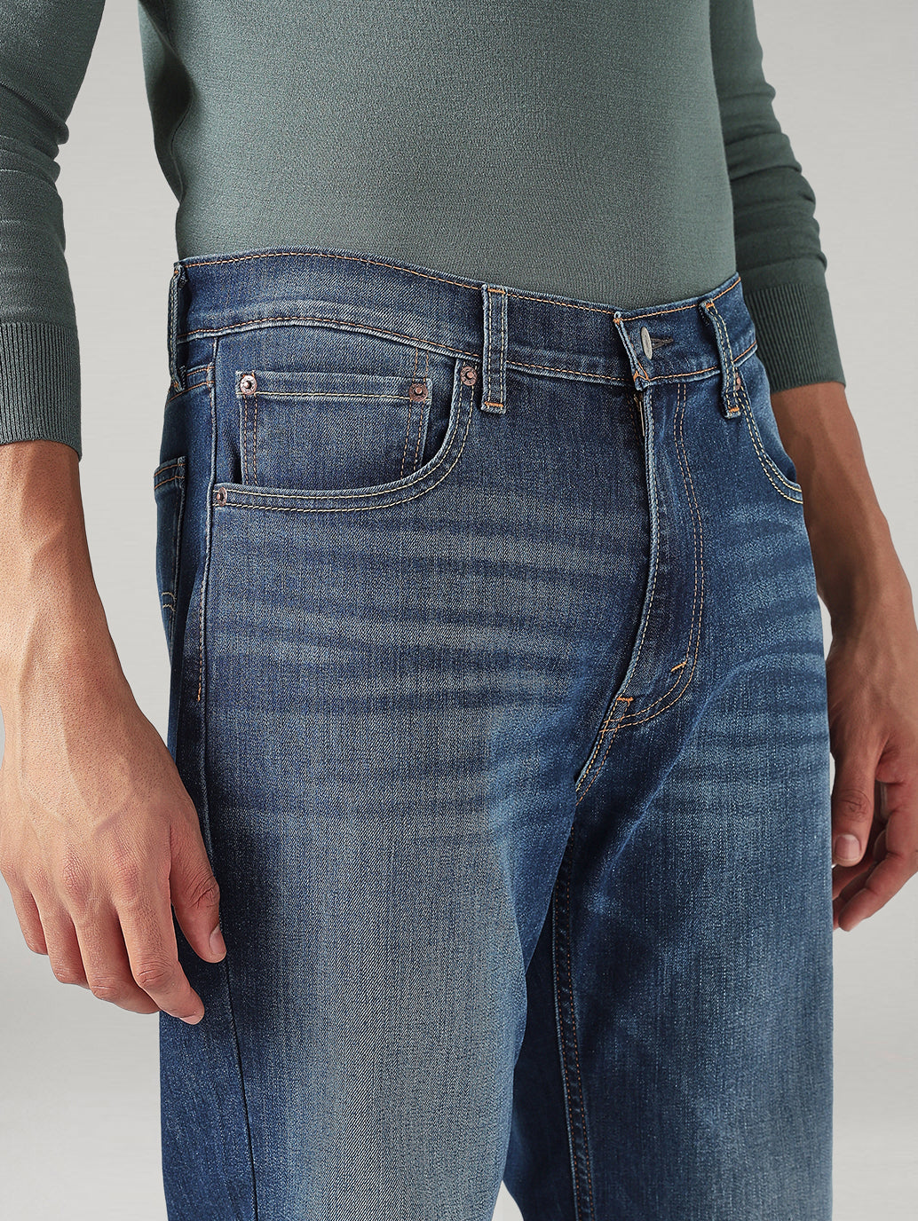 Men's Dark Blue 541 Athletic Tapered Fit Mid Rise Jeans - 20 View