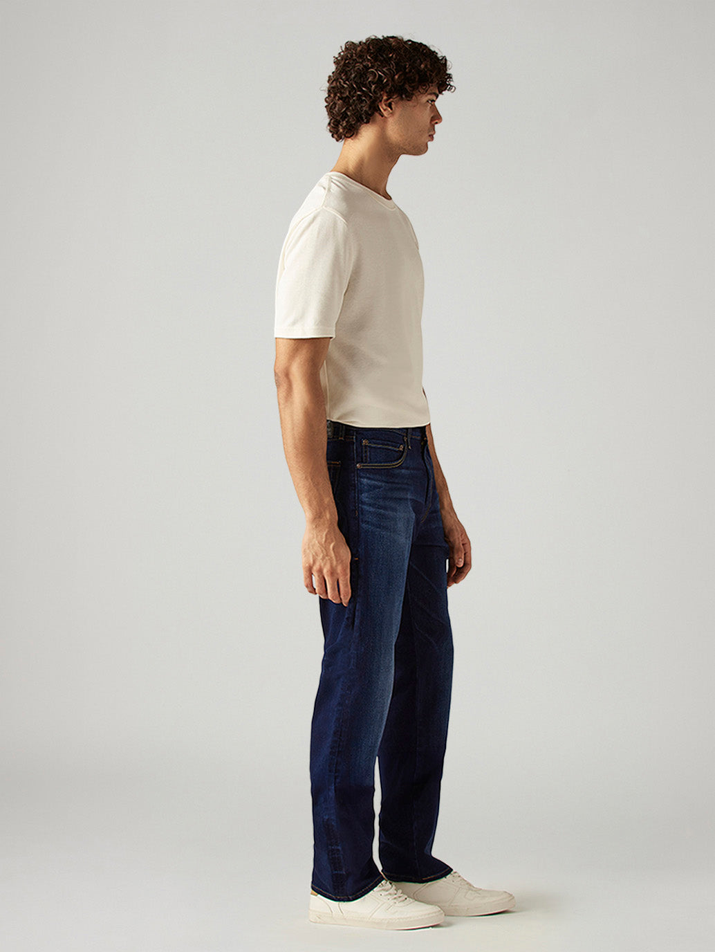 Men's 555 Blue Relaxed Straight Fit Mid Rise Commuter Jeans - Side View