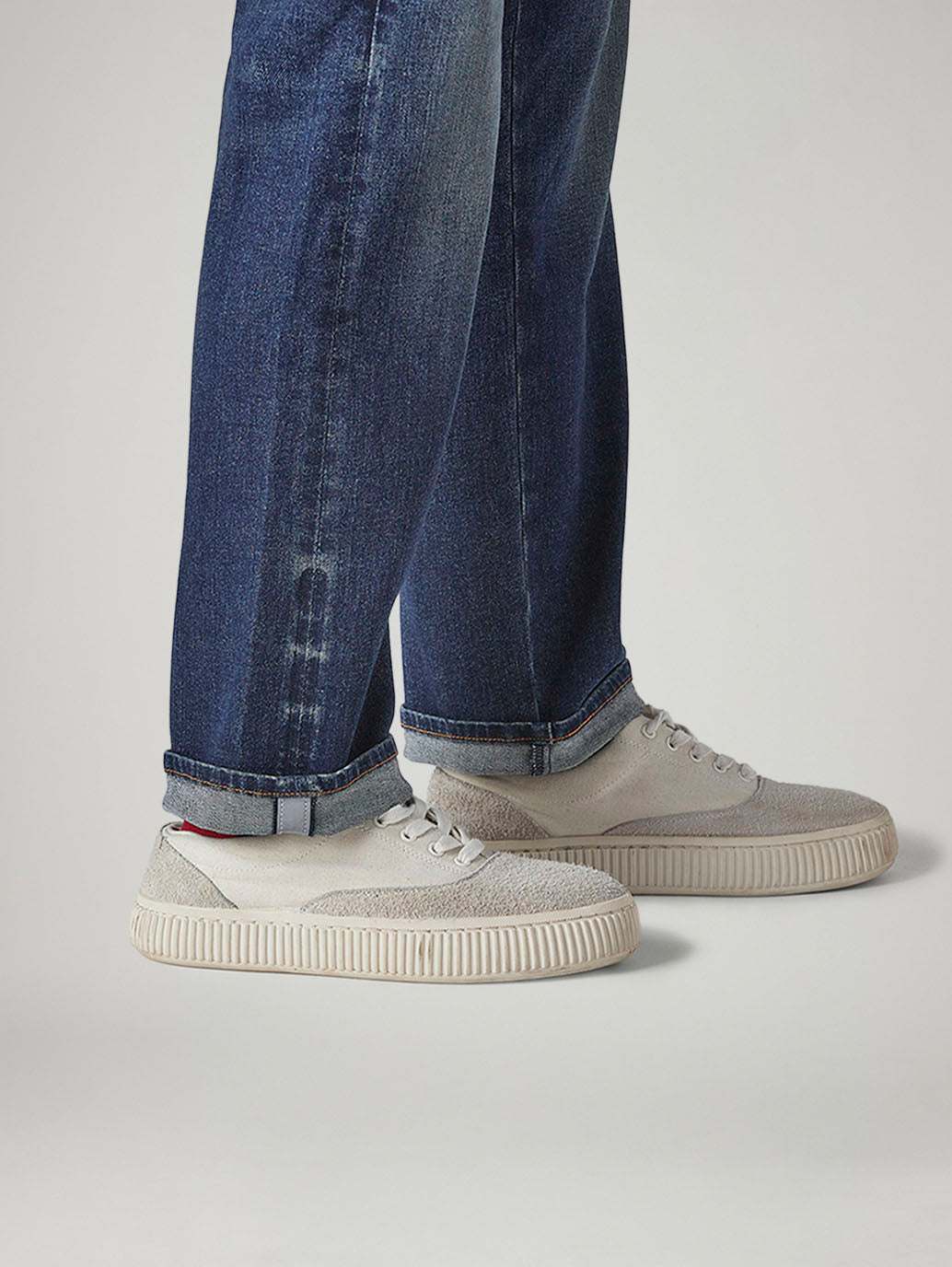 Men's 555 Dark Blue Relaxed Straight Fit Mid Rise Commuter Jeans - Detail View