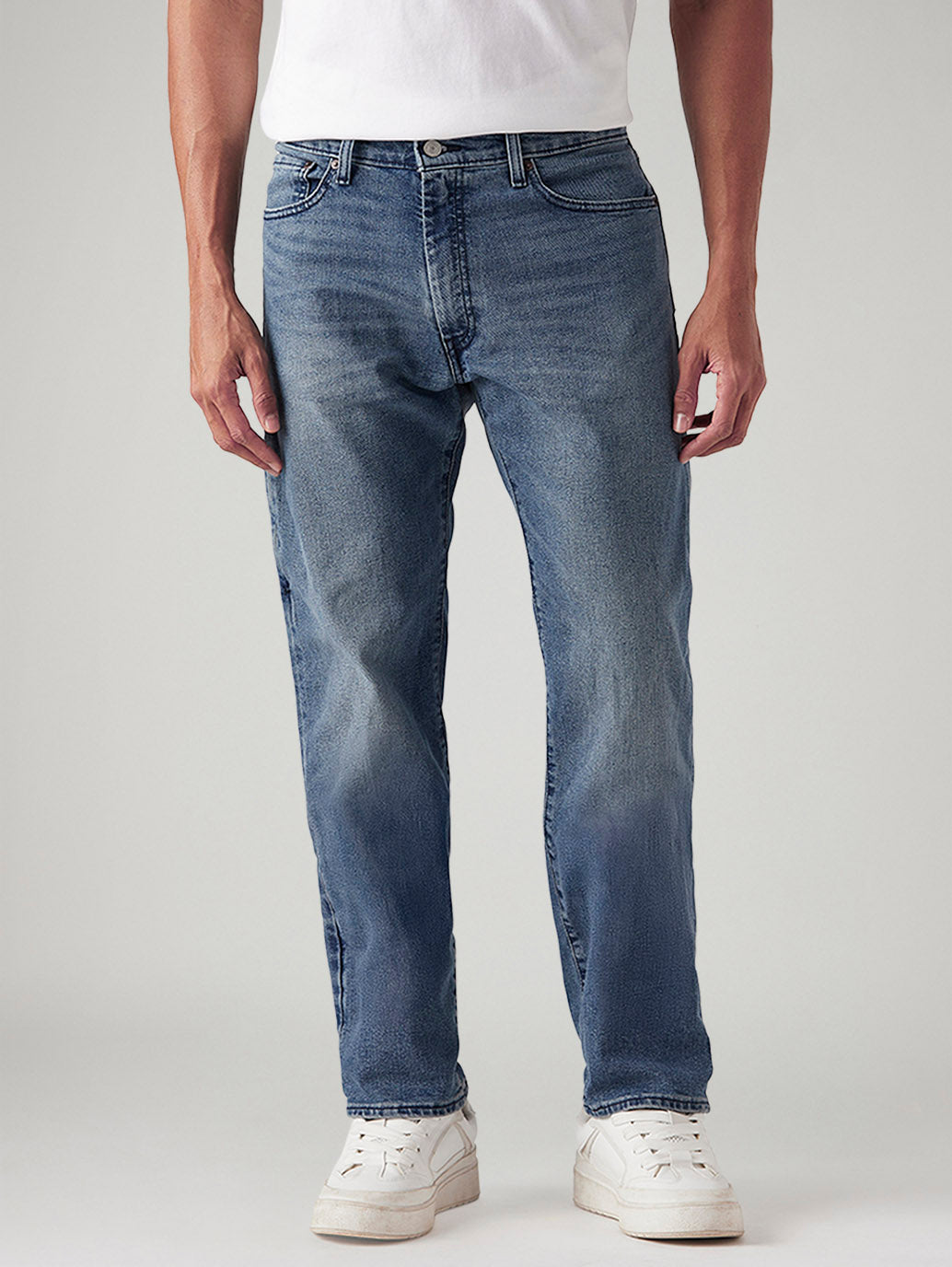 Men's 555 Blue Relaxed Straight Fit Mid Rise Commuter Jeans - Front View