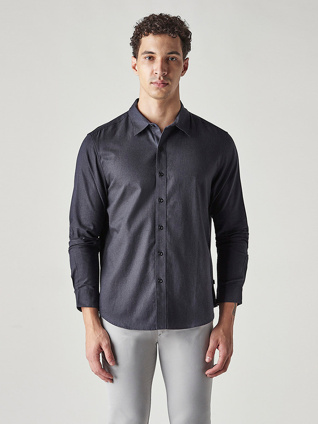 Men's Solid Slim Fit Oxford Redloop Shirt - Front View