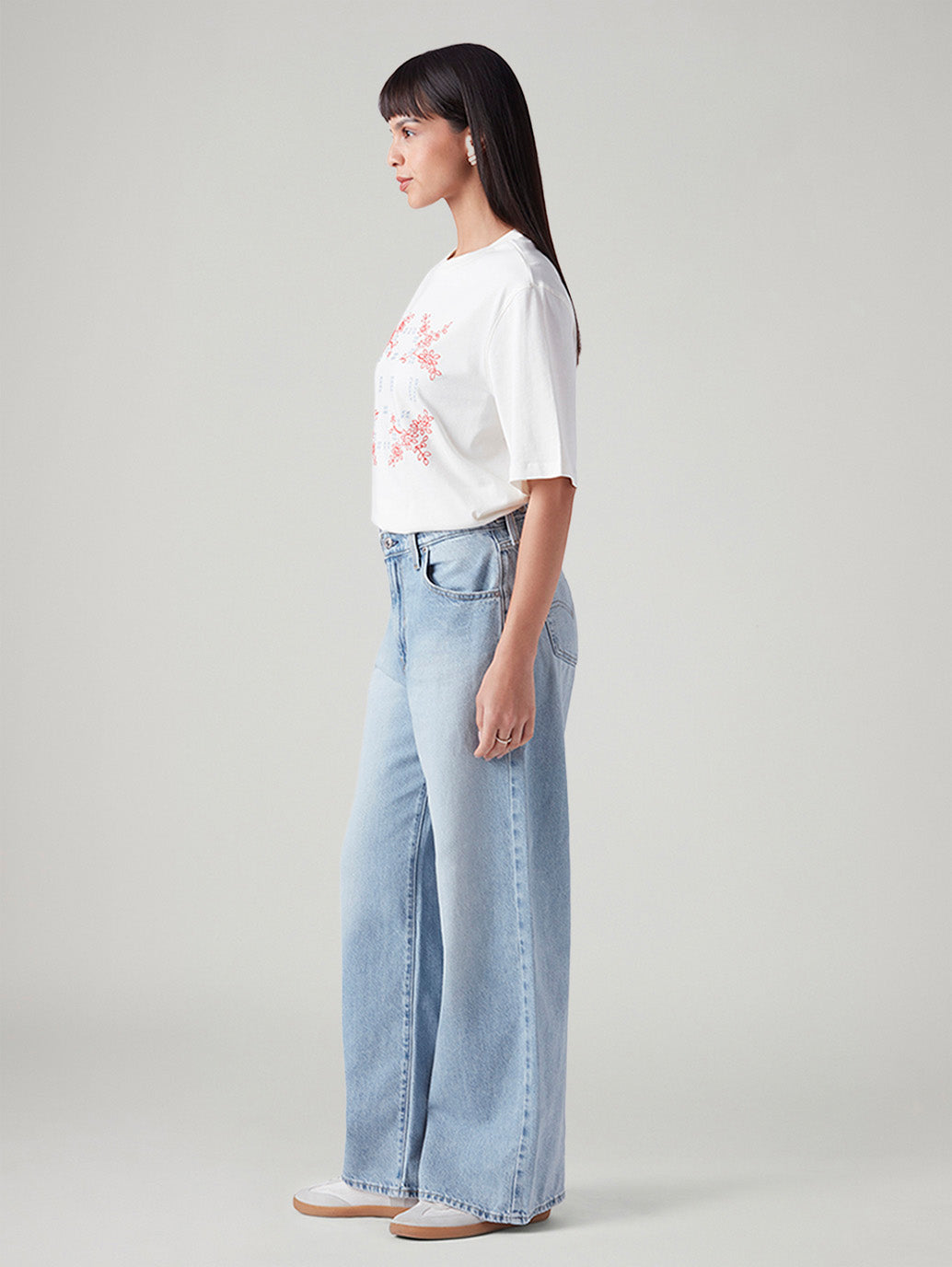 Women's Light Blue Wide Leg Fit High Rise Cinch Jeans - Side View