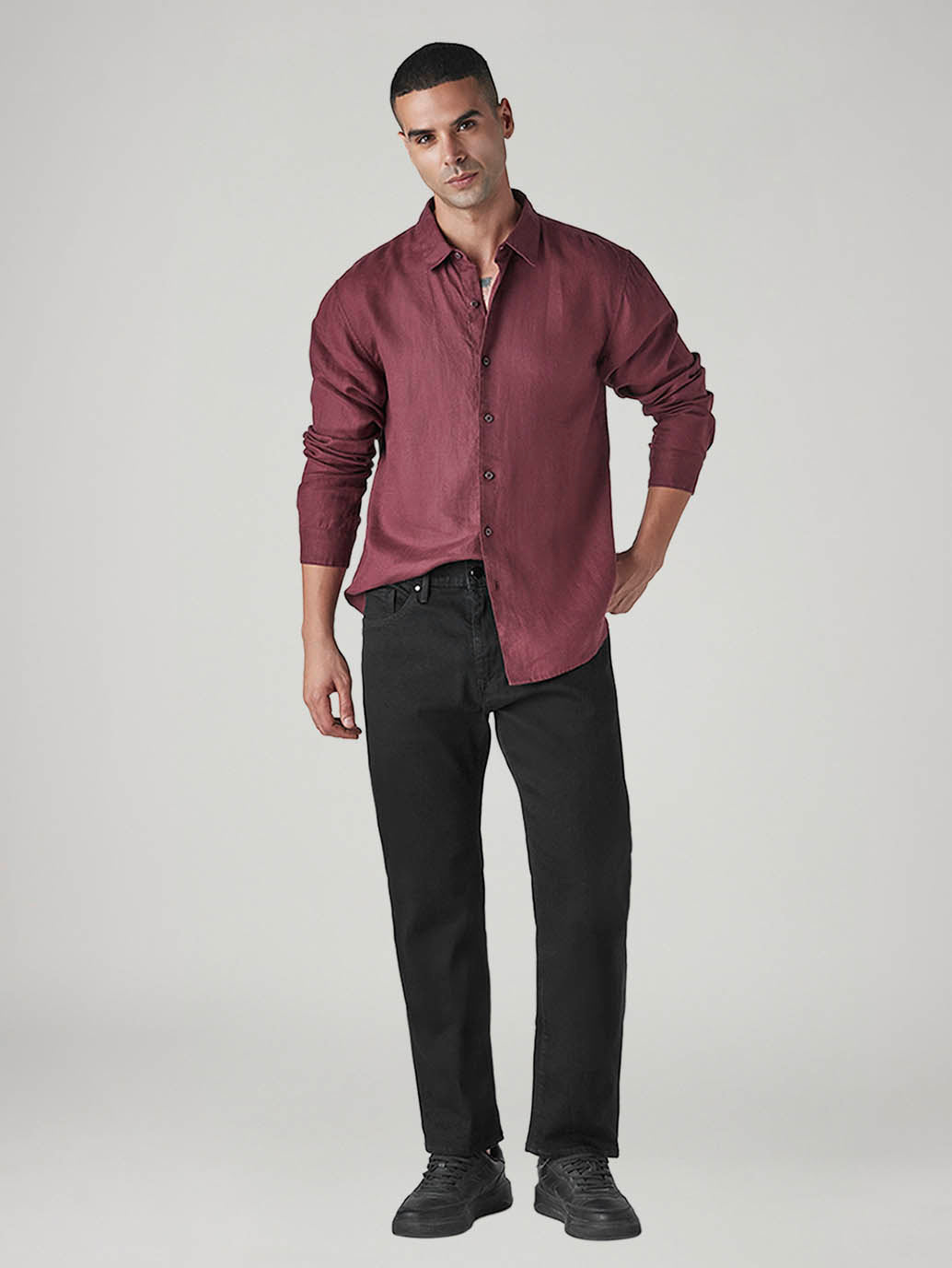 Men's 505 Black Straight Fit Mid Rise Redloop Jeans - Styleshot View