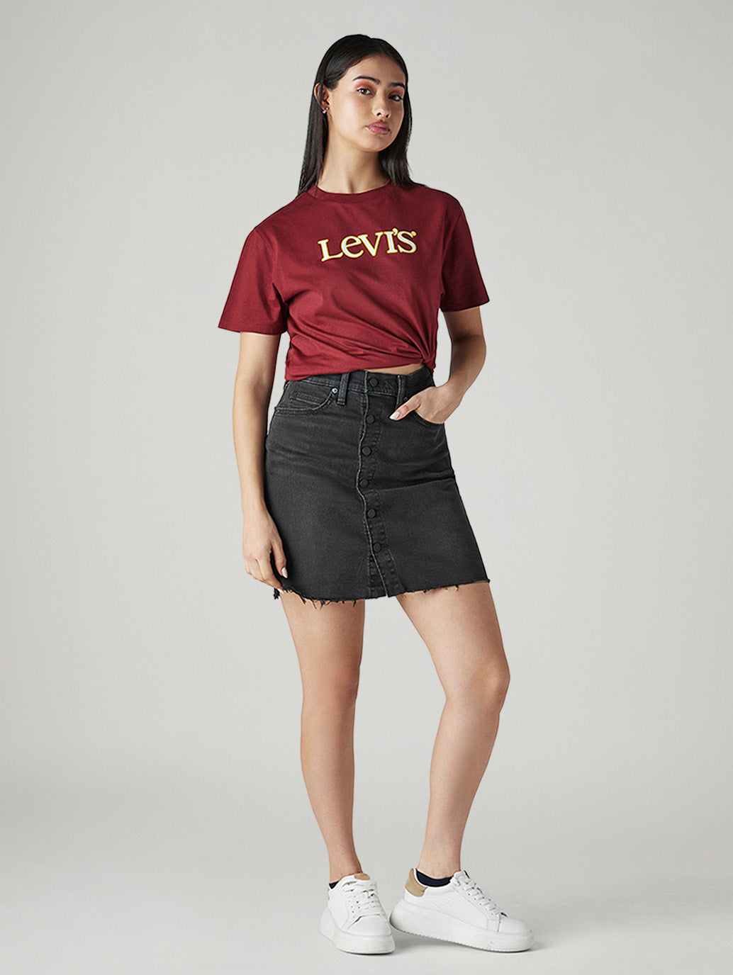 Women's Black Regular Fit Mid Rise Skirt