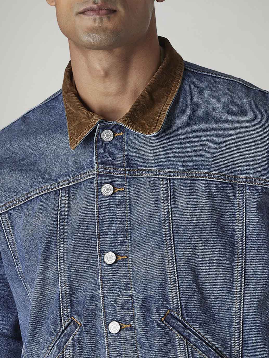 Men's Solid Regular Fit Trucker Jacket - Detail View