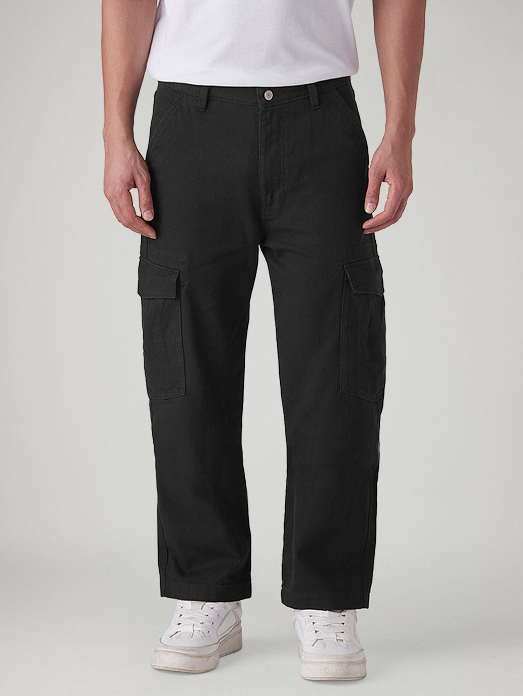 Men's 565 Black Loose Fit Mid Rise Cargos - Front View