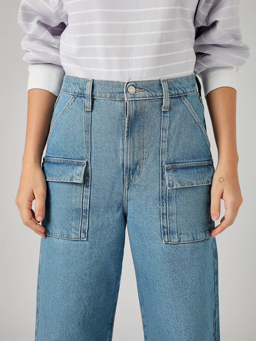 Women's Blue Loose Fit High Rise Cargo Jeans - Detail View