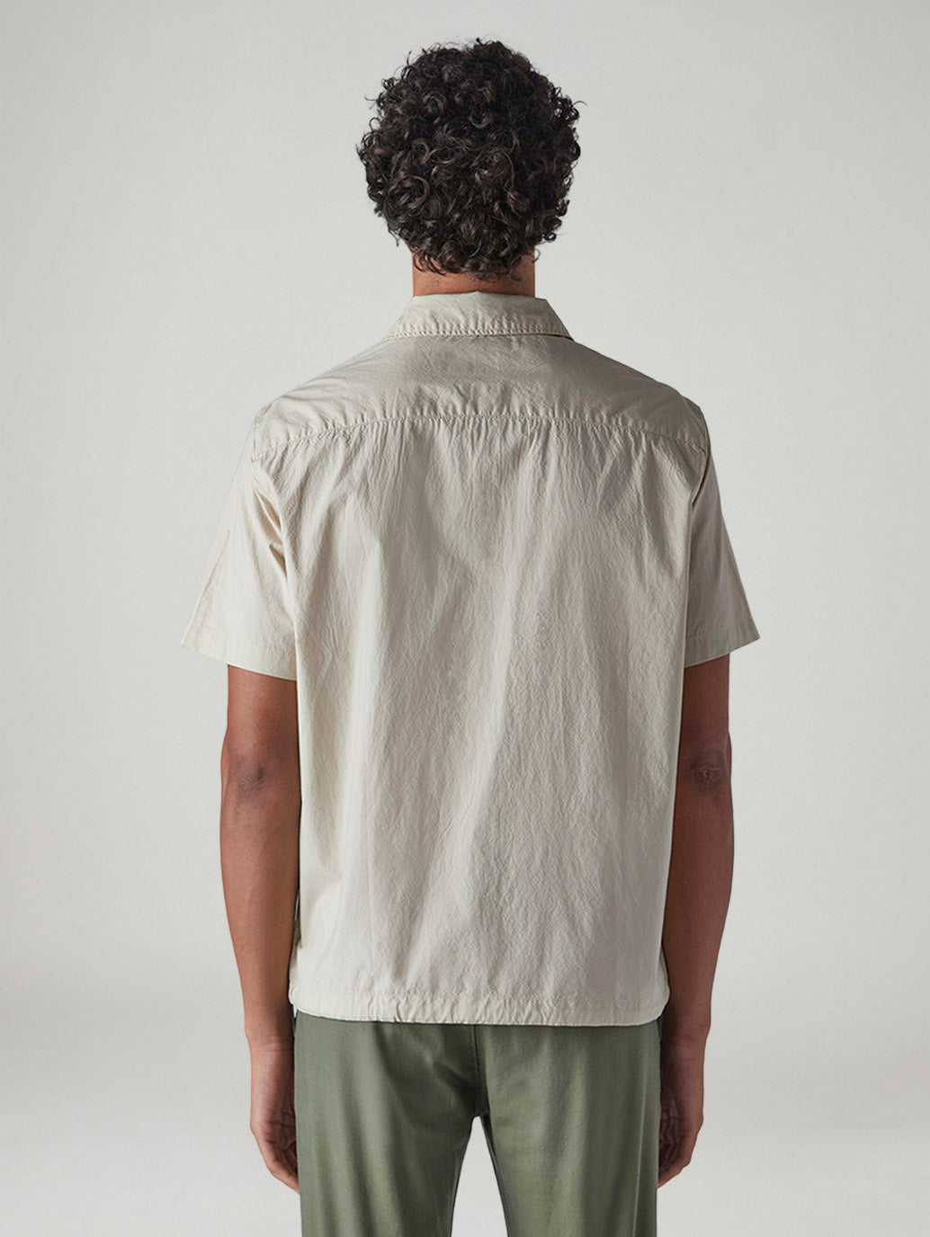 Men's Off White Solid Relaxed Fit Commuter Shirt - Back View