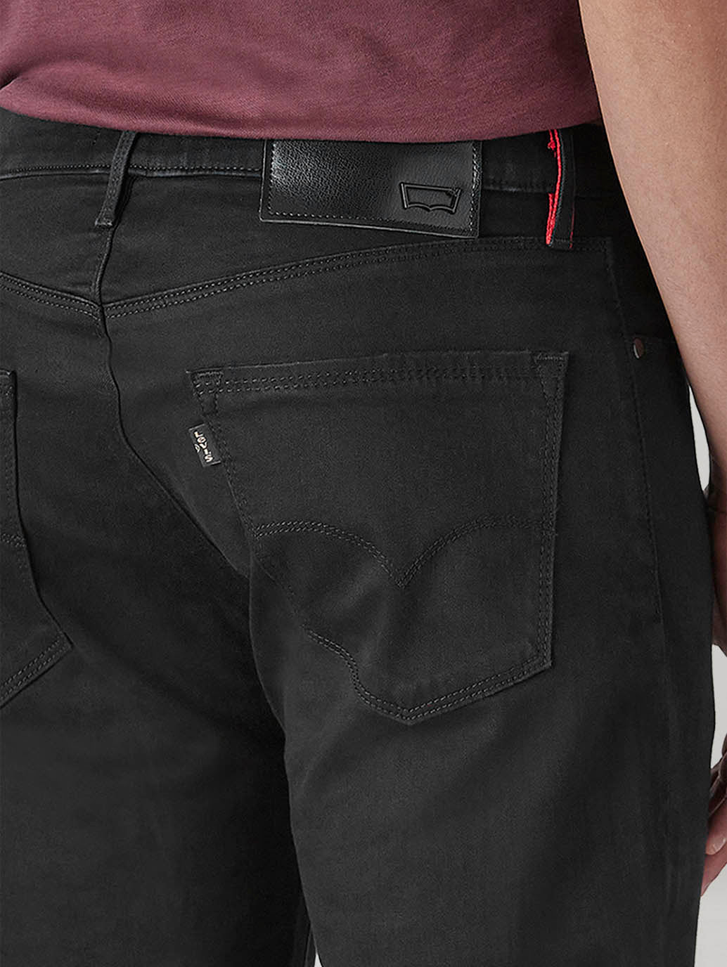 Men's 505 Black Straight Fit Mid Rise Redloop Jeans - Detail View