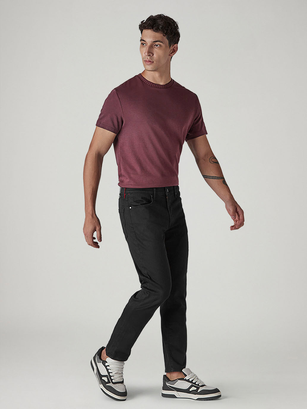 Men's 505 Black Straight Fit Mid Rise Redloop Jeans - Side View