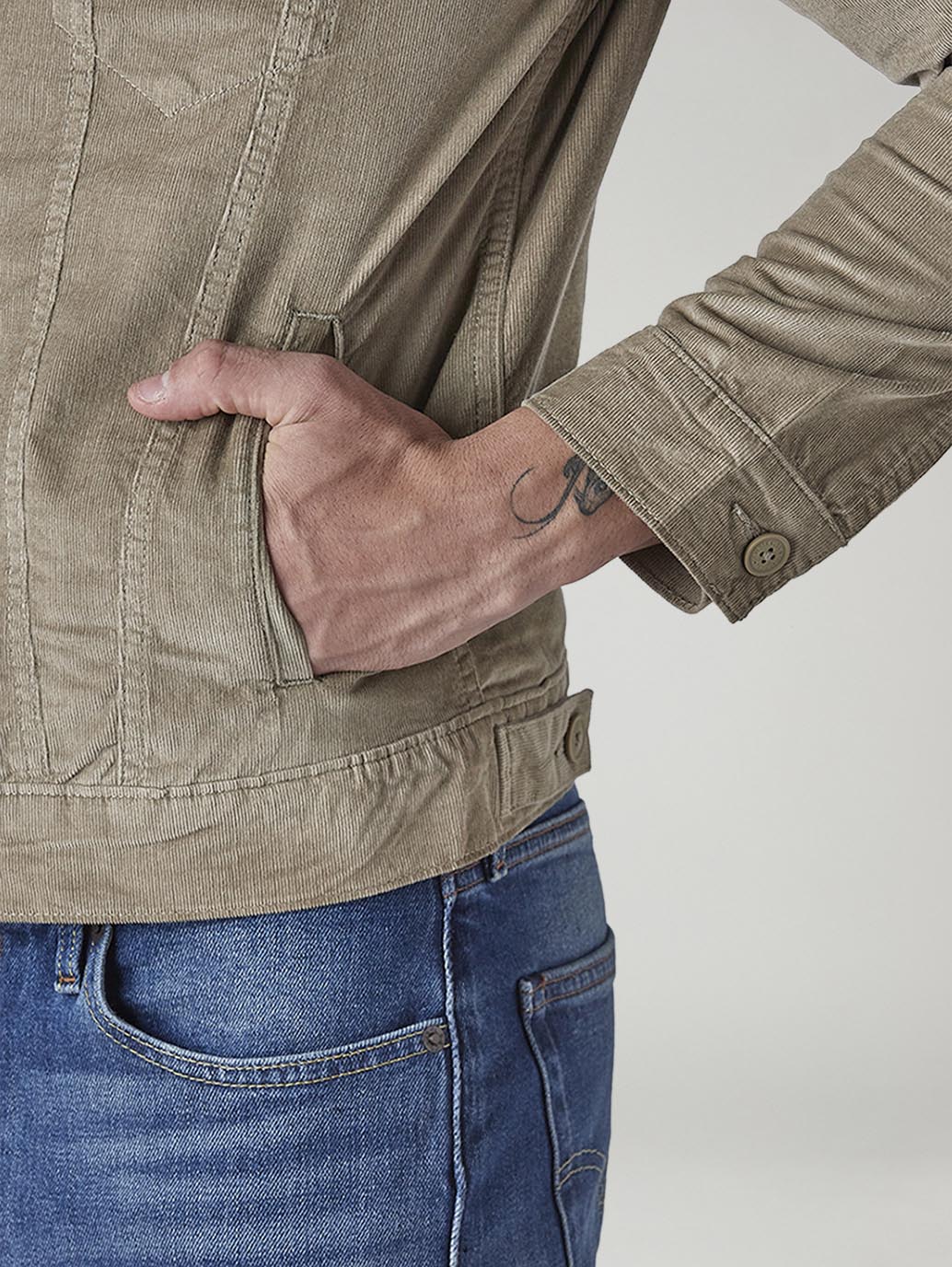 Men's Solid Regular Fit Corduroy Denim Jacket - 20 View