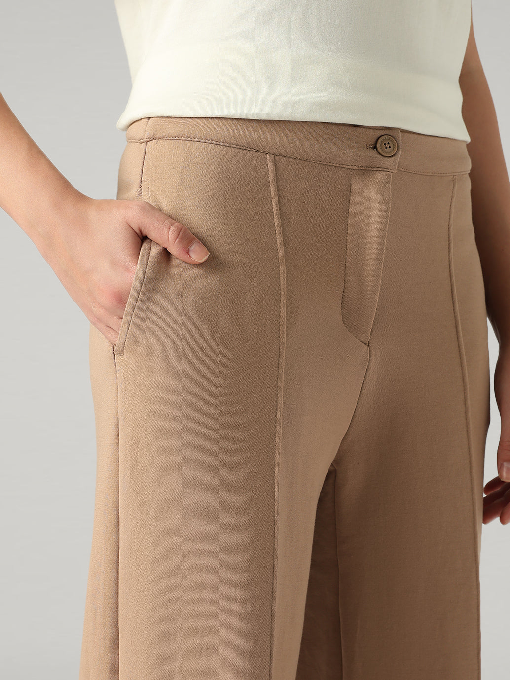 Women's 94 Khaki Baggy Fit Mid Rise Easy Trouser - Detail View