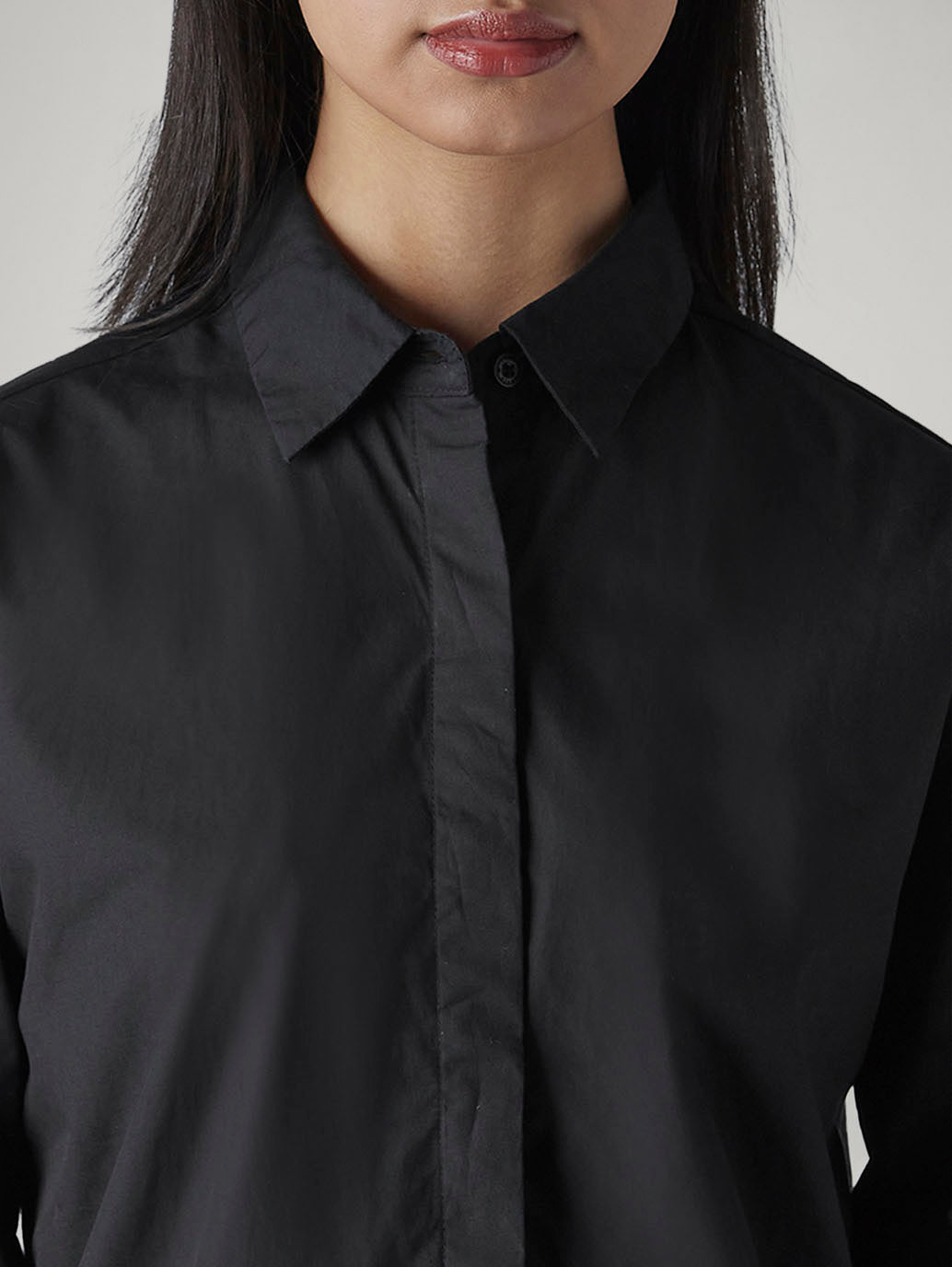Women's Solid Relaxed Fit Poplin Shirt - Detail View