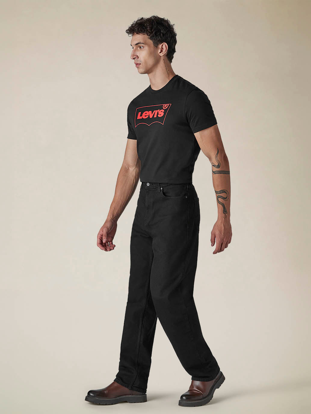 Men's 568 Mid Rise Loose Fit Cotton Stretch Blend Jeans - Side View