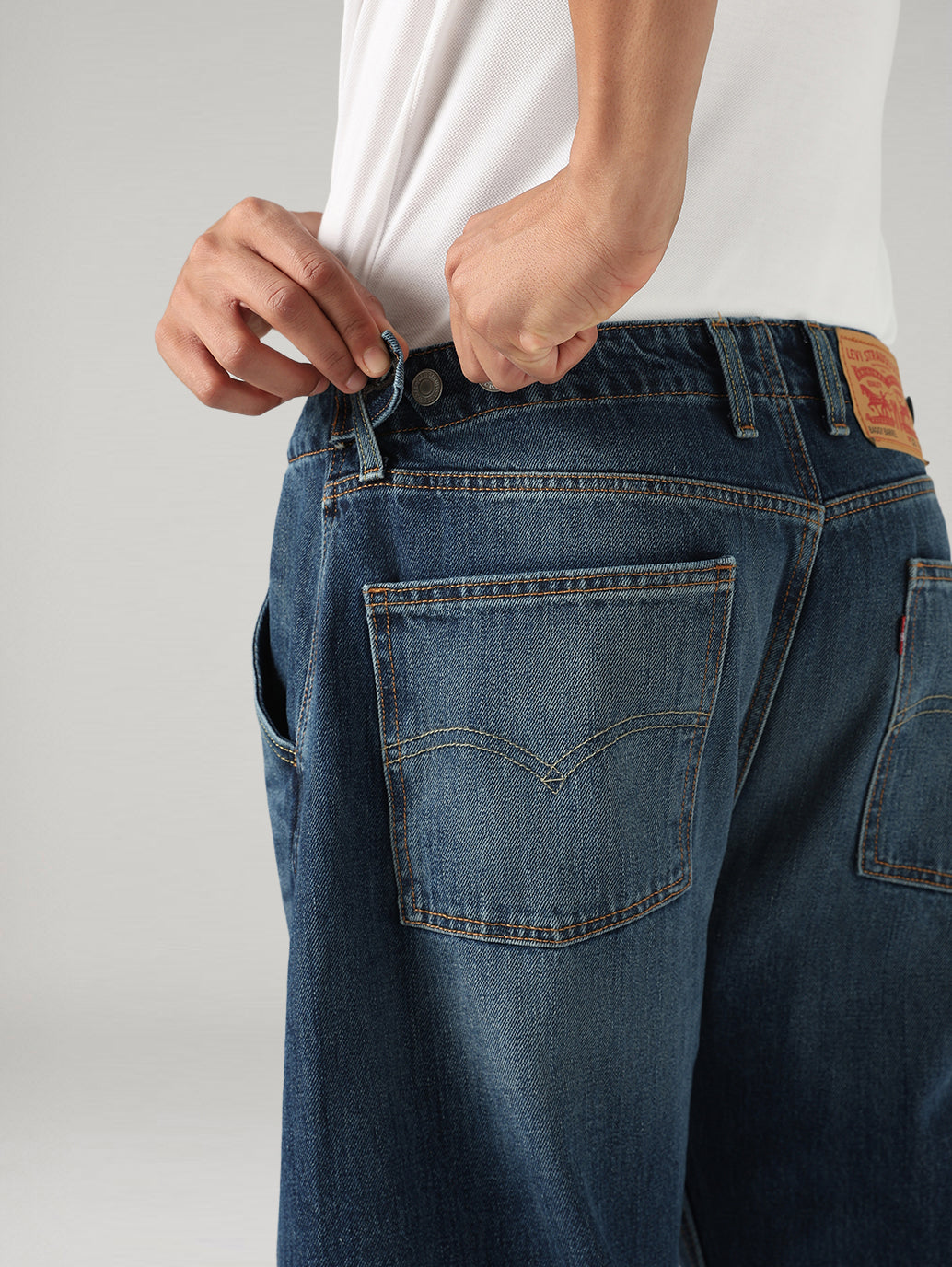 Men's Dark Blue Baggy Fit Mid Rise Cinch Jeans - 20 View