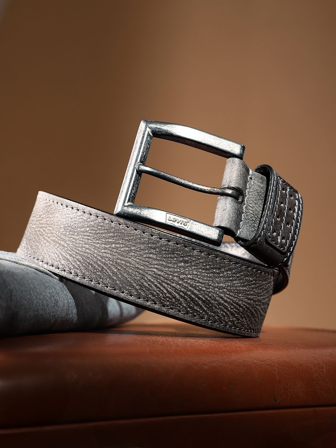 Men's Grey Textured Belt - 042c8dfc-7874-4446-ad99-0a1574e339161744198867697-Levis-Men-Textured-Leather-Belt-1951744198867354-1 View