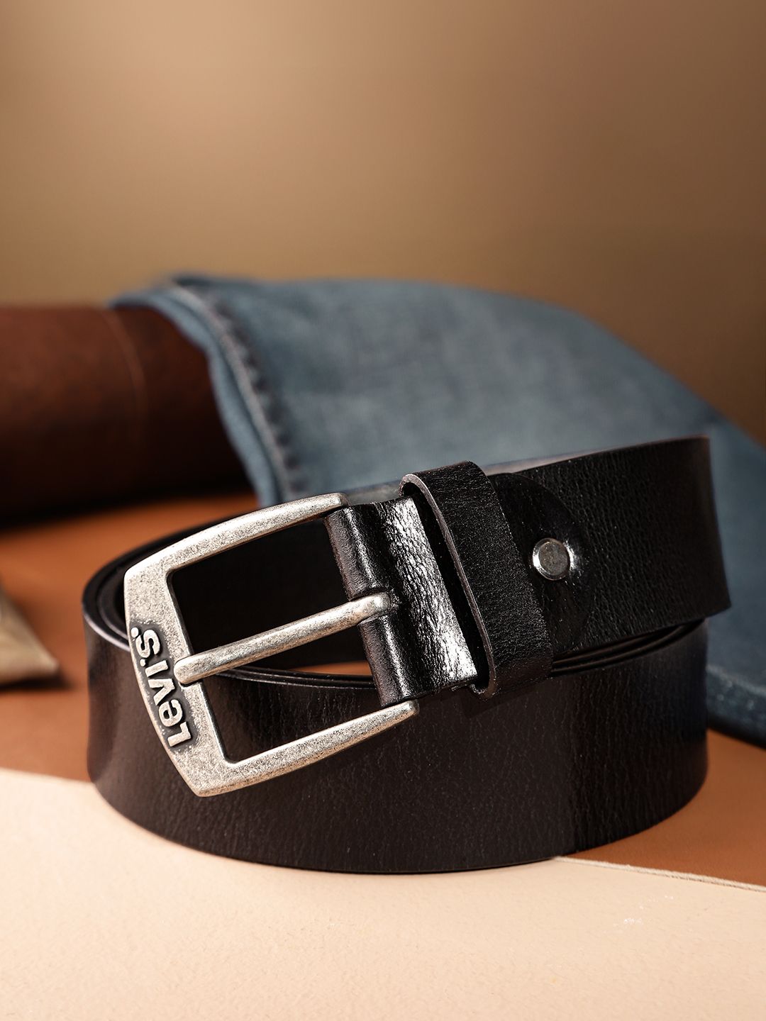 Men's Black Solid Belt - 14e85c62-32e9-4150-8a82-de20abb23d9c1744198912767-Levis-Men-Leather-Belt-9291744198912430-1 View