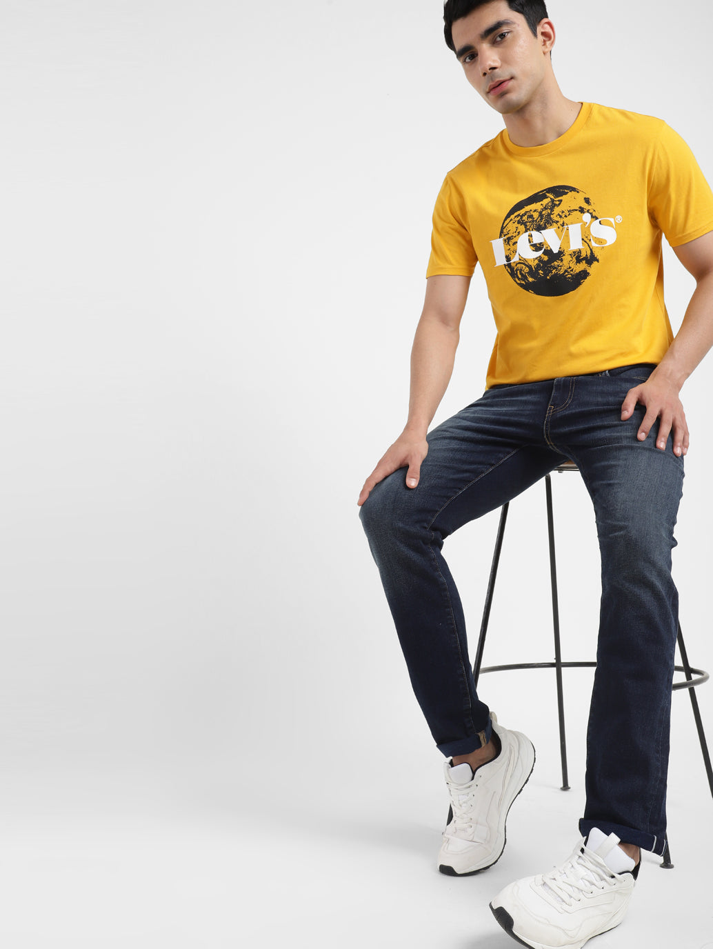 Men's Graphic Print Slim Fit T-shirt - 8e5e2752-d080-40a7-9af2-9926008e9995 View