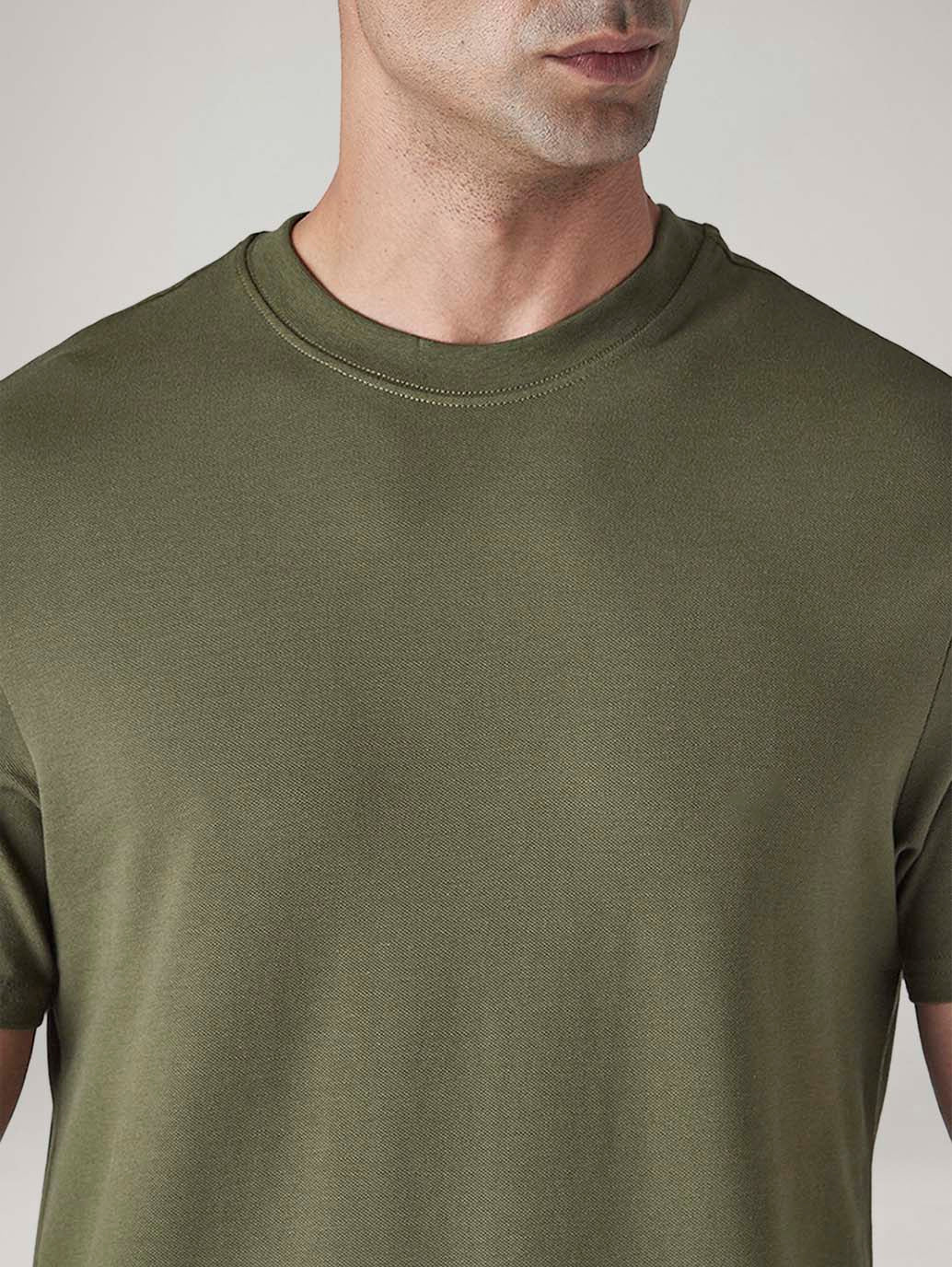Men's Solid Slim Fit Pique T-Shirt - Detail View