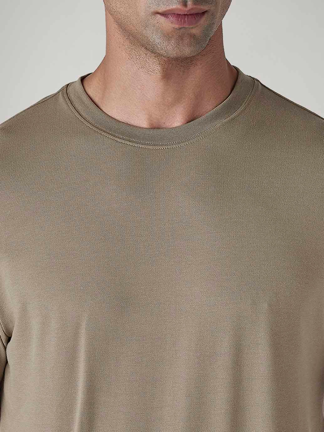 Men's Solid Regular Fit Pique T-Shirt - Detail View