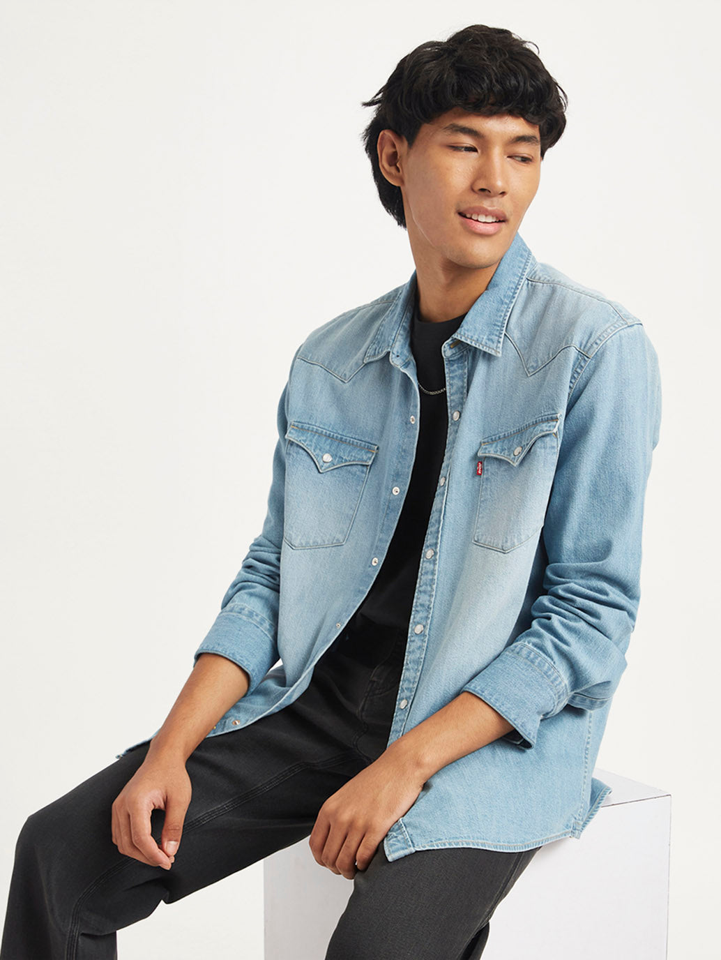 Men's Solid Regular Fit Denim Shirt - Styleshot View
