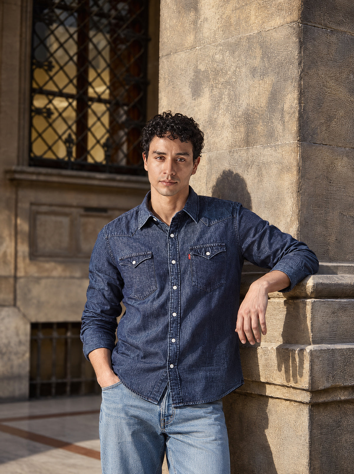 Men's Solid Slim Fit Denim Shirt