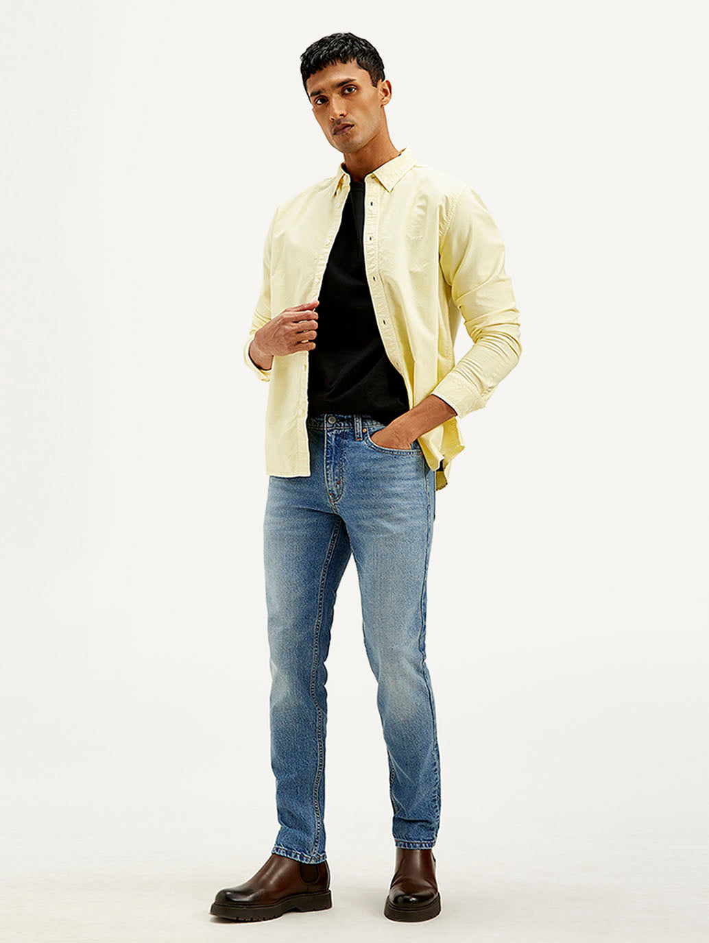 Men's 511 Light Blue Slim Fit Mid Rise Jeans - Styleshot View