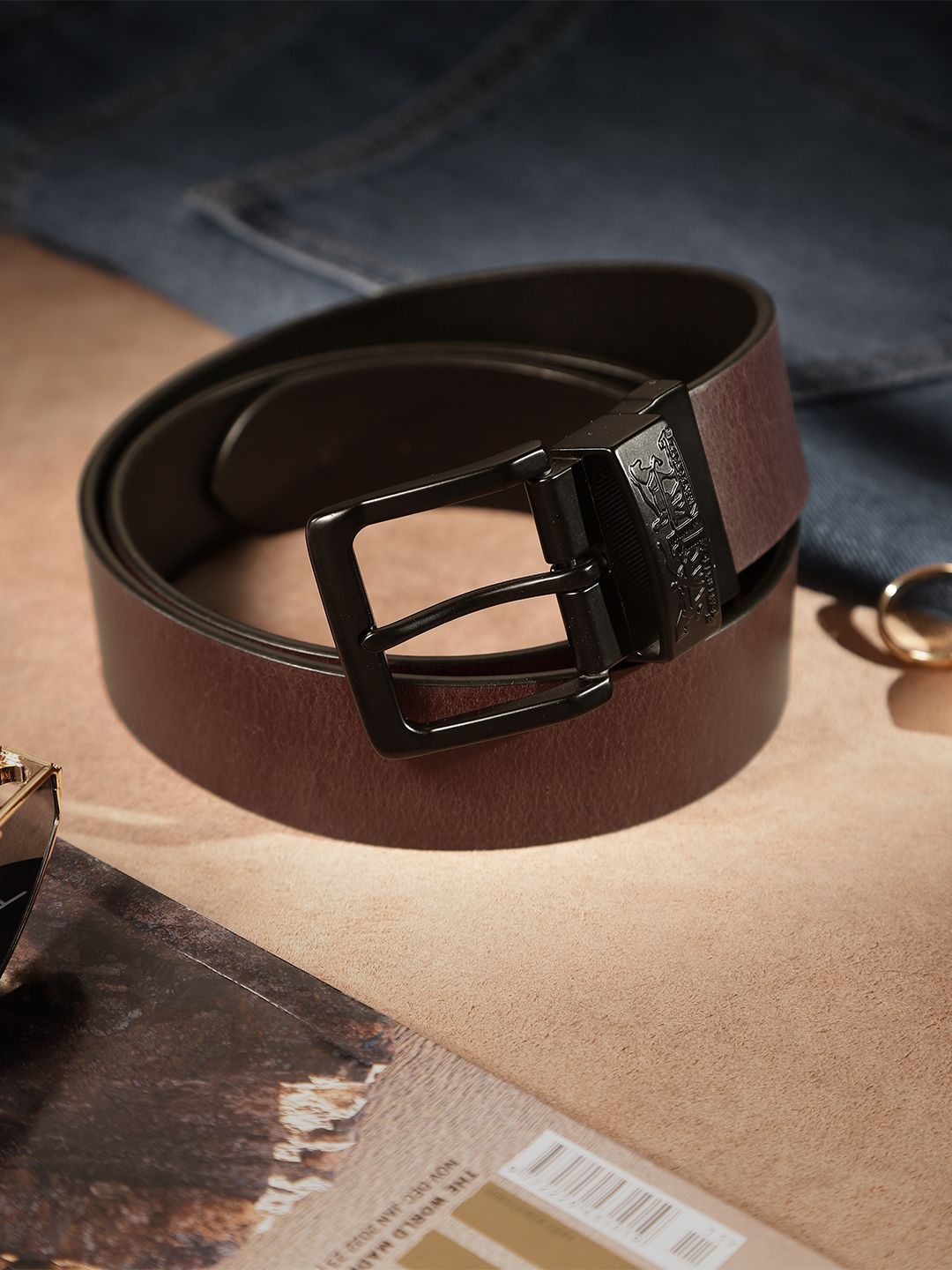 Men's Multicolored Reversible Belt - 1fe2e3f8-5d8b-4596-b5c3-2d2f2d2565bc1744178011180-Levis-Men-Leather-Reversible-Belt-8831744178010813-1 View