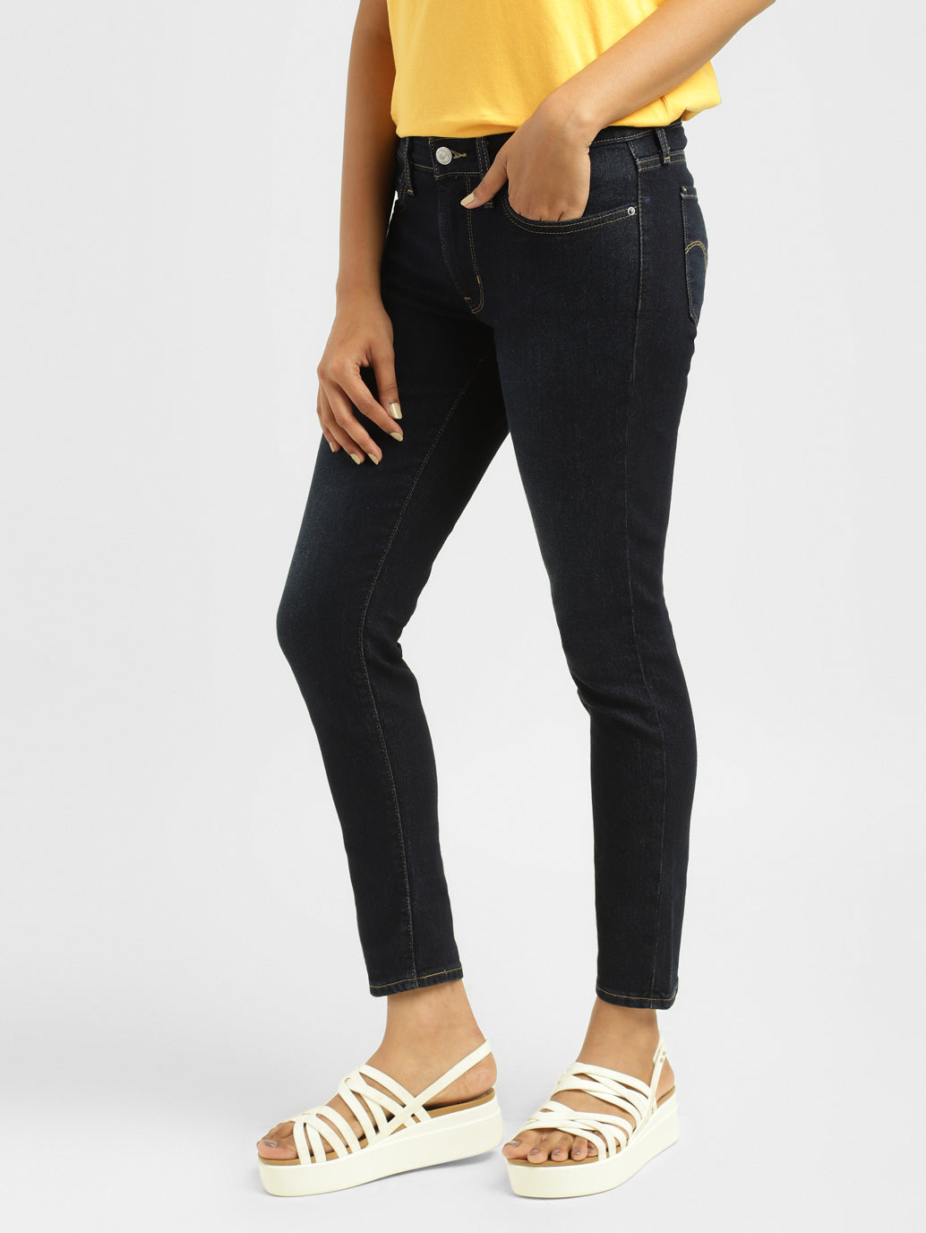 Women's 711 Blue Skinny Fit Mid Rise Jeans - d54c92fe-048e-43eb-bdc8-68bf1035ffc4 View