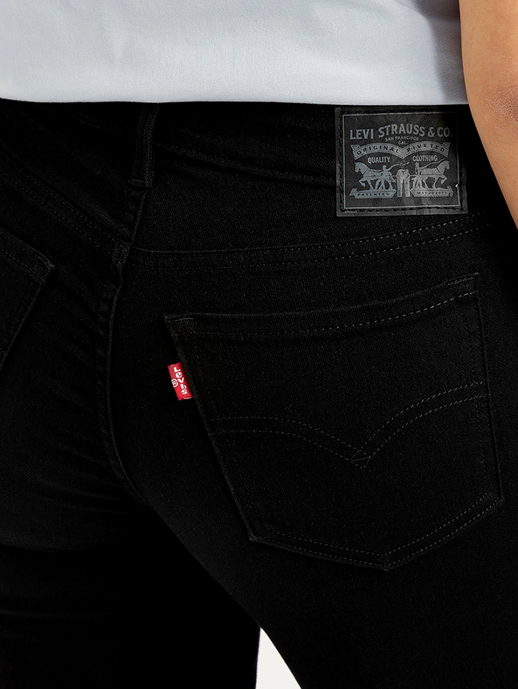 Women's 711 Black Skinny Fit Mid Rise Jeans - Detail View