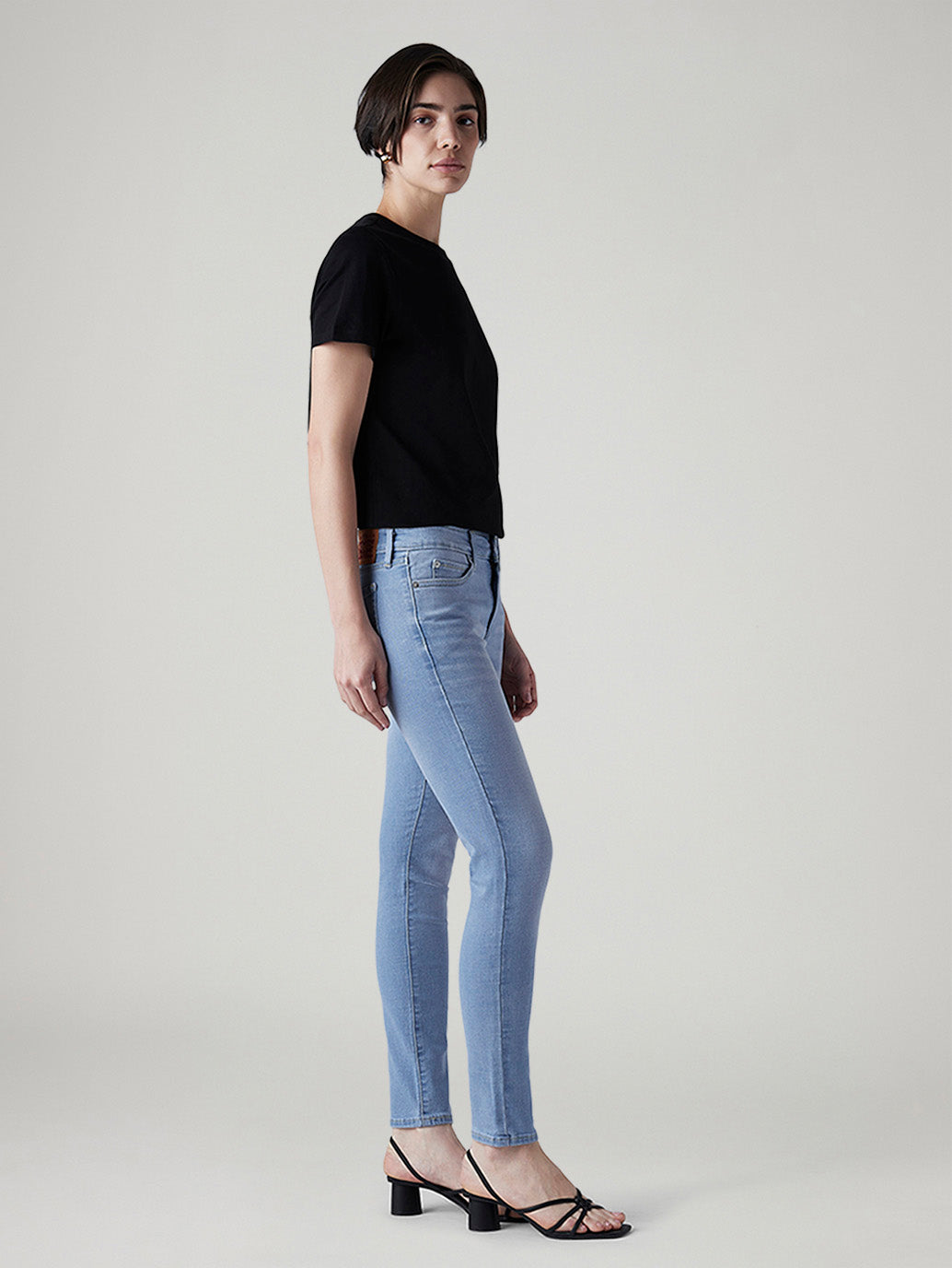 Women's 711 Light Blue Skinny Fit Mid Rise Jeans - Side View