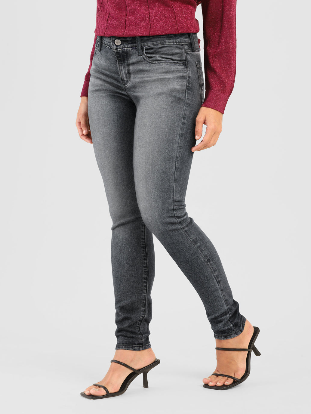Black - 26c04bcb-ae57-4901-afb0-fabcdc6637df View