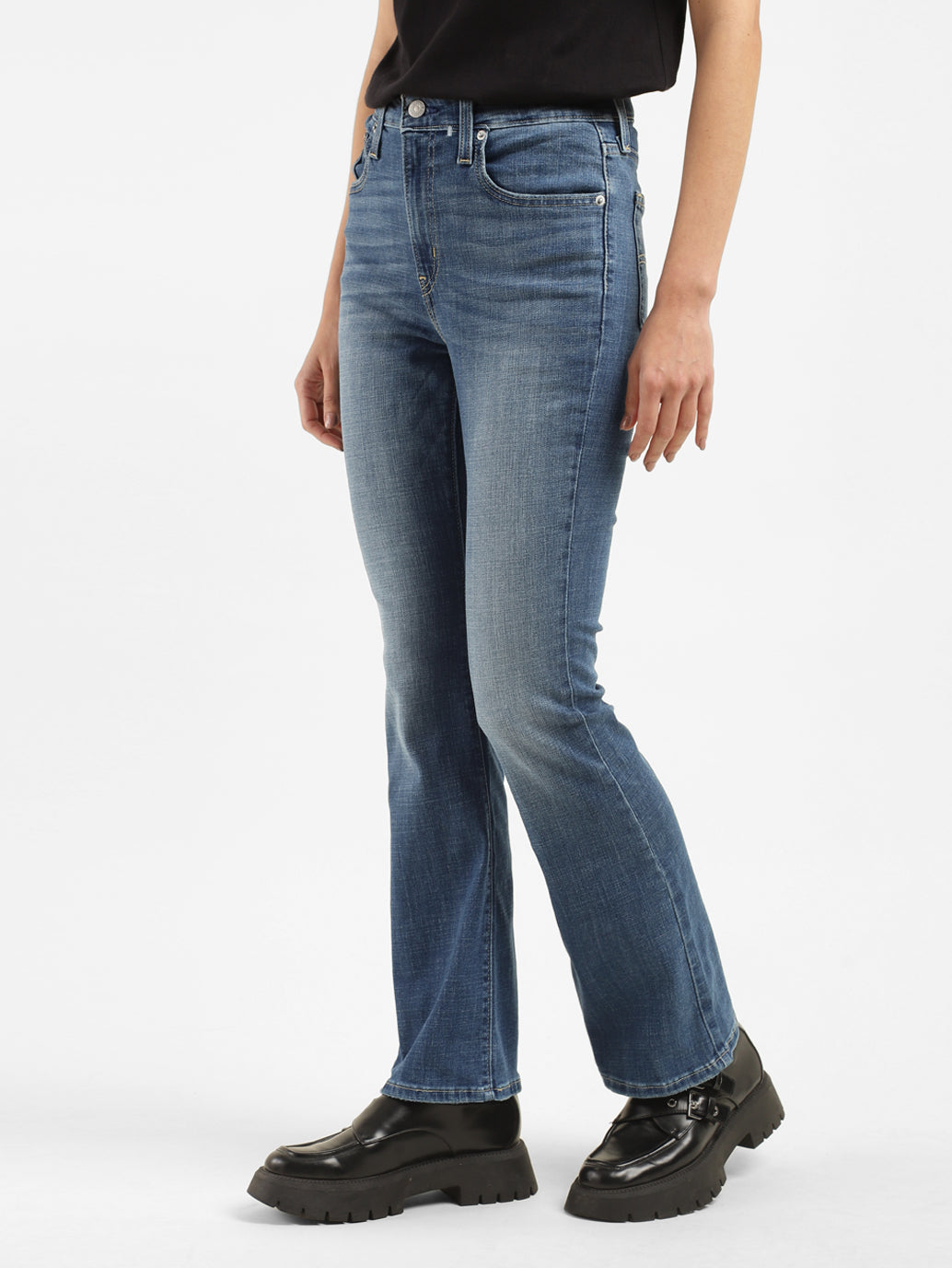 Women's 725 Blue Flared Fit High Rise Jeans - 6179d103-85bc-4692-bbe7-7d53816e92e5 View