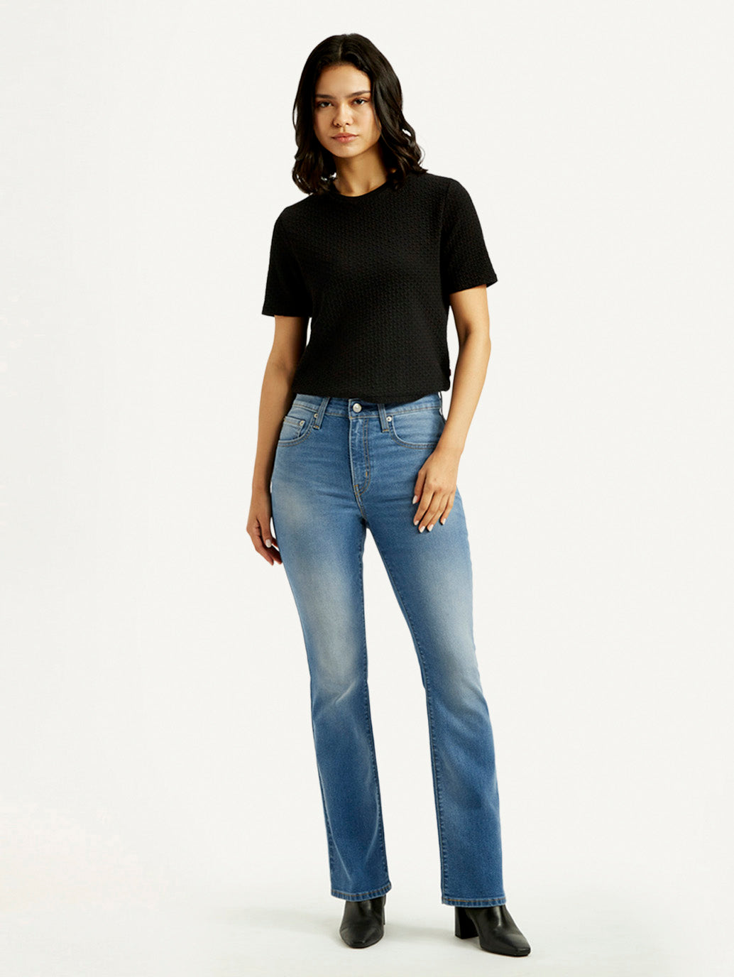 Women's 725 Med Indigo Flared Fit High Rise Jeans - Front View