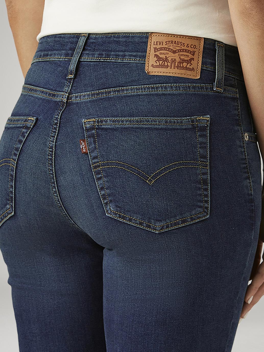 Women's 725 Dark Indigo Bootcut Fit High Rise Jeans - 20 View