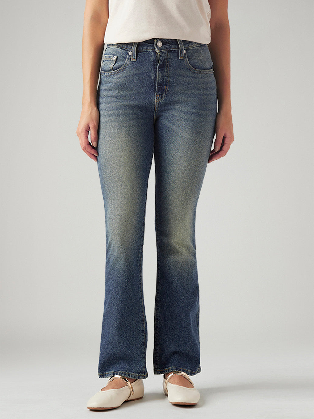 Women's 725 Med Indigo Bootcut Fit High Rise Jeans - Front View