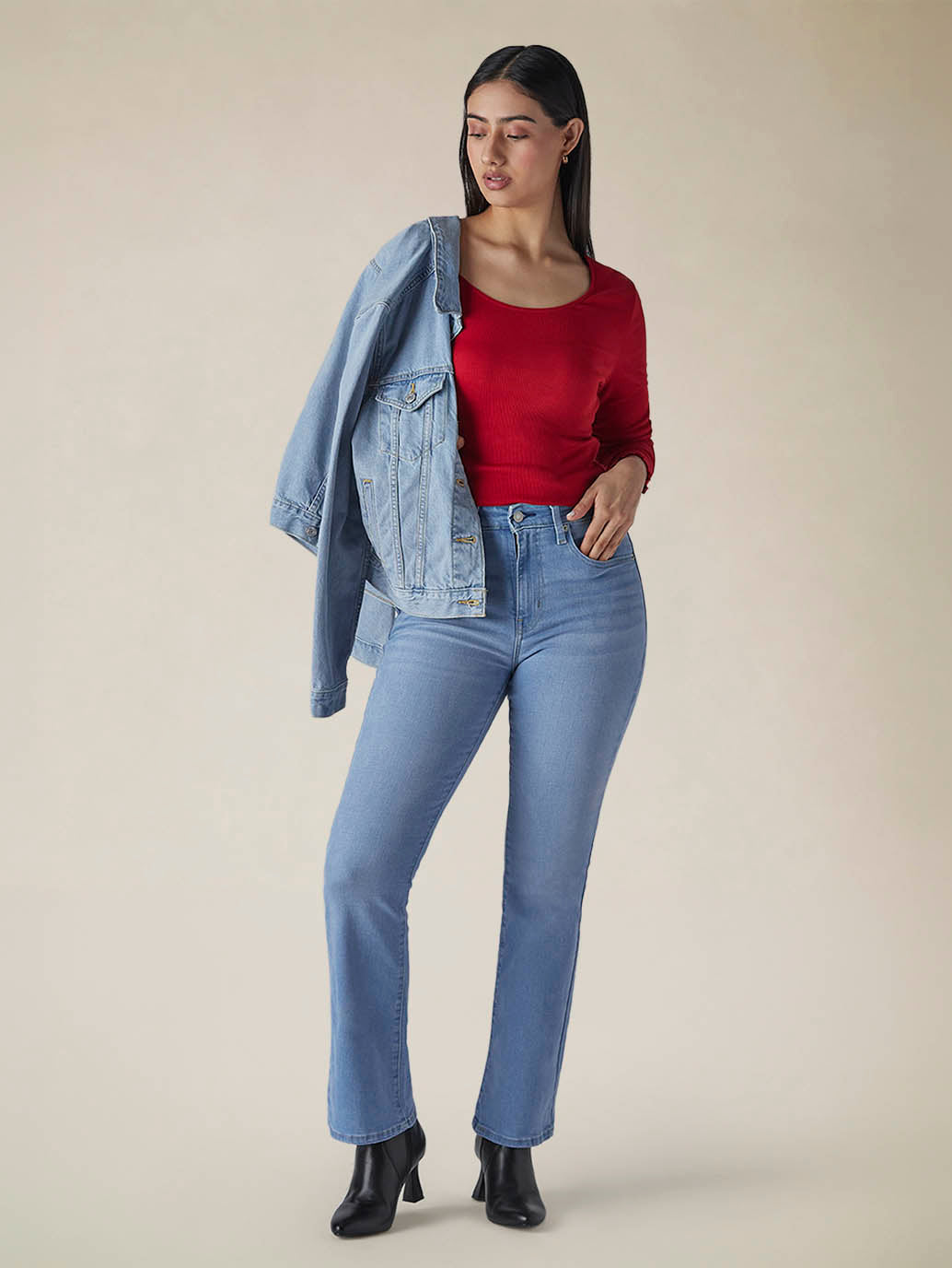 Womens 725 High Rise Flared Fit Cotton Stretch blend Jeans - Styleshot View