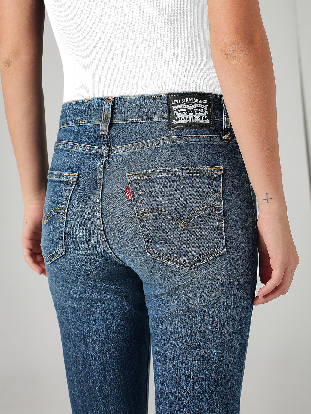 Women's 725 Blue Bootcut Fit High Rise Jeans - Detail View