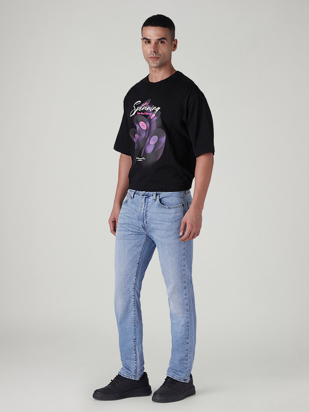 Men's 513 Light Indigo Slim Straight Fit Mid Rise Linen Jeans - Side View
