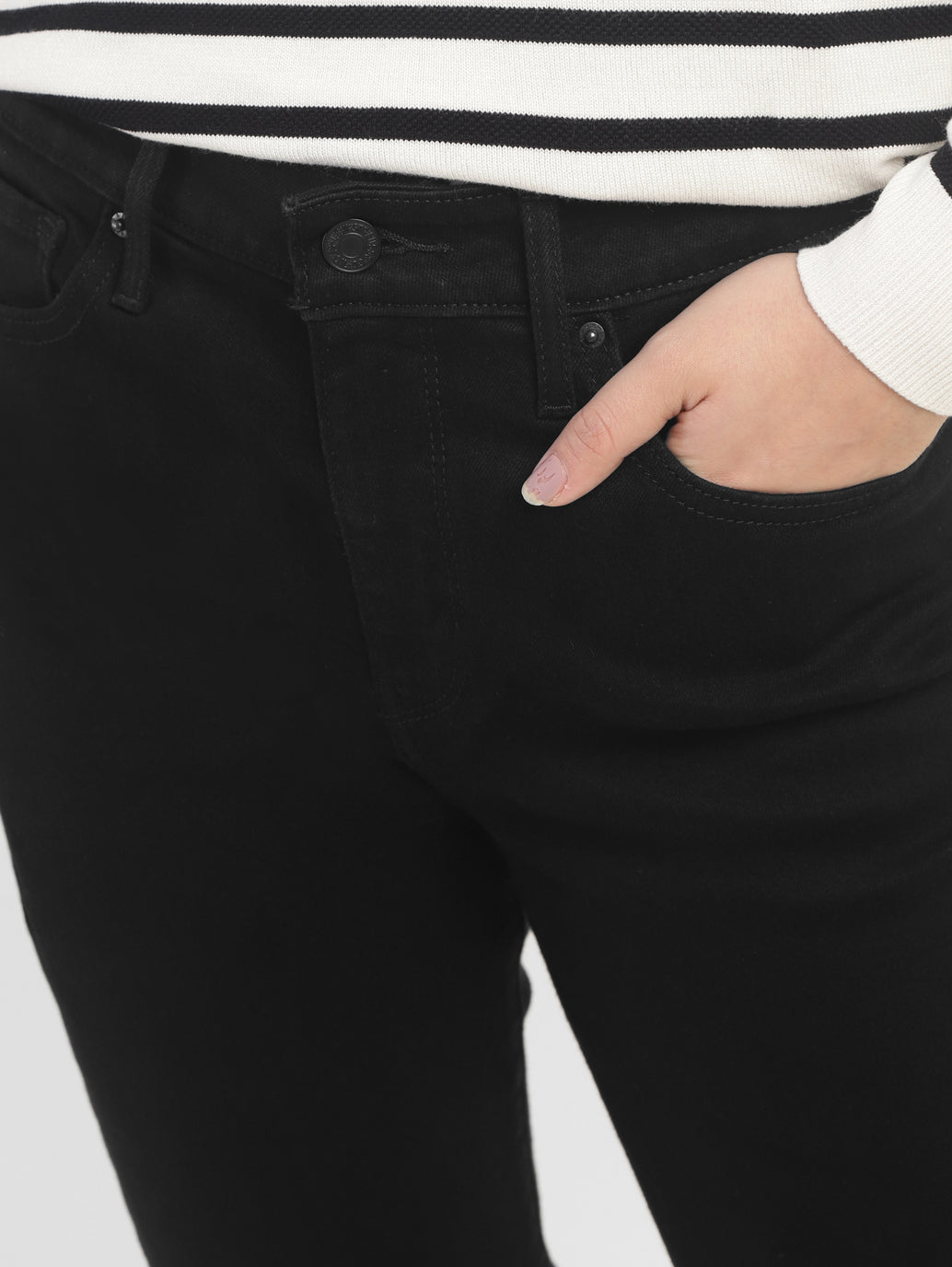 Women's 721 Black Skinny Fit High Rise Jeans - e8ad88f7-5f9a-4905-adaa-5ea92deeae6f View