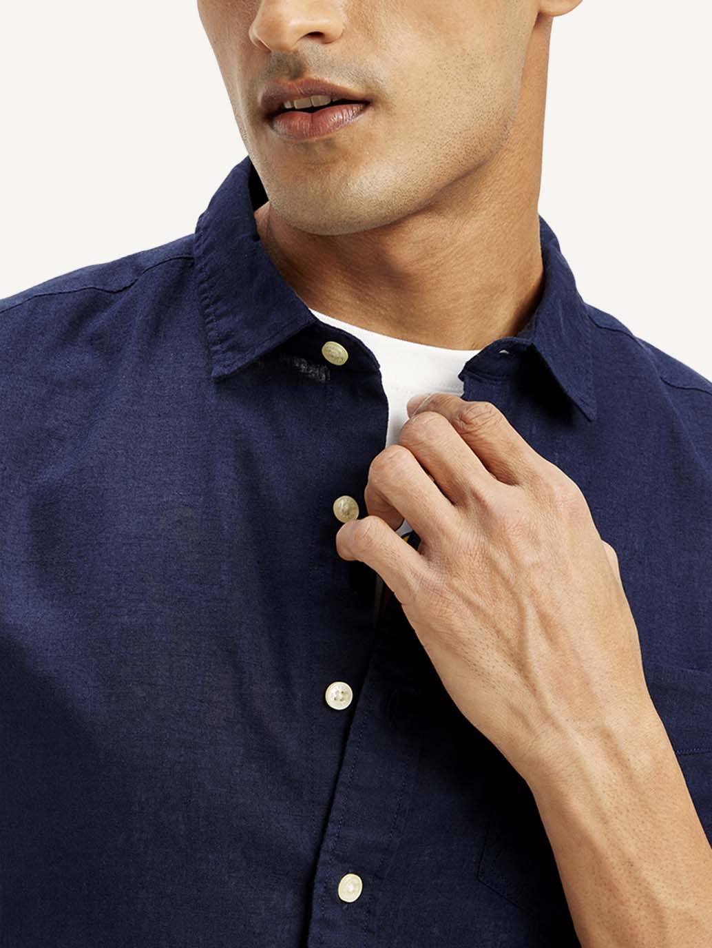 Men's Solid Slim Fit Linen Shirt - Detail View