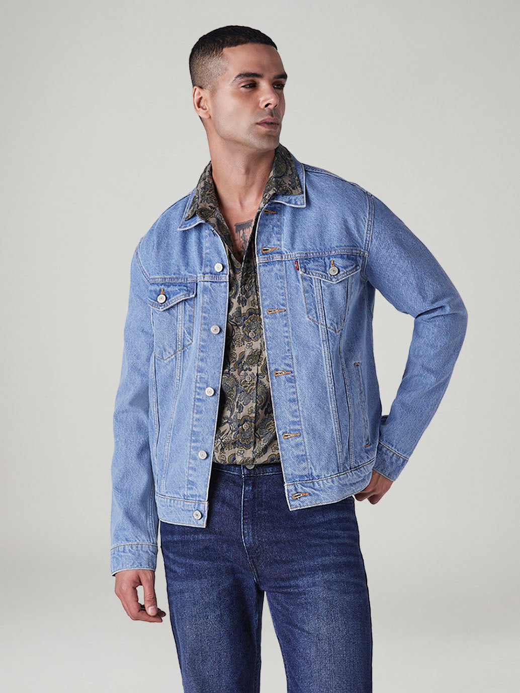 Men's Solid Regular Fit Denim Jacket